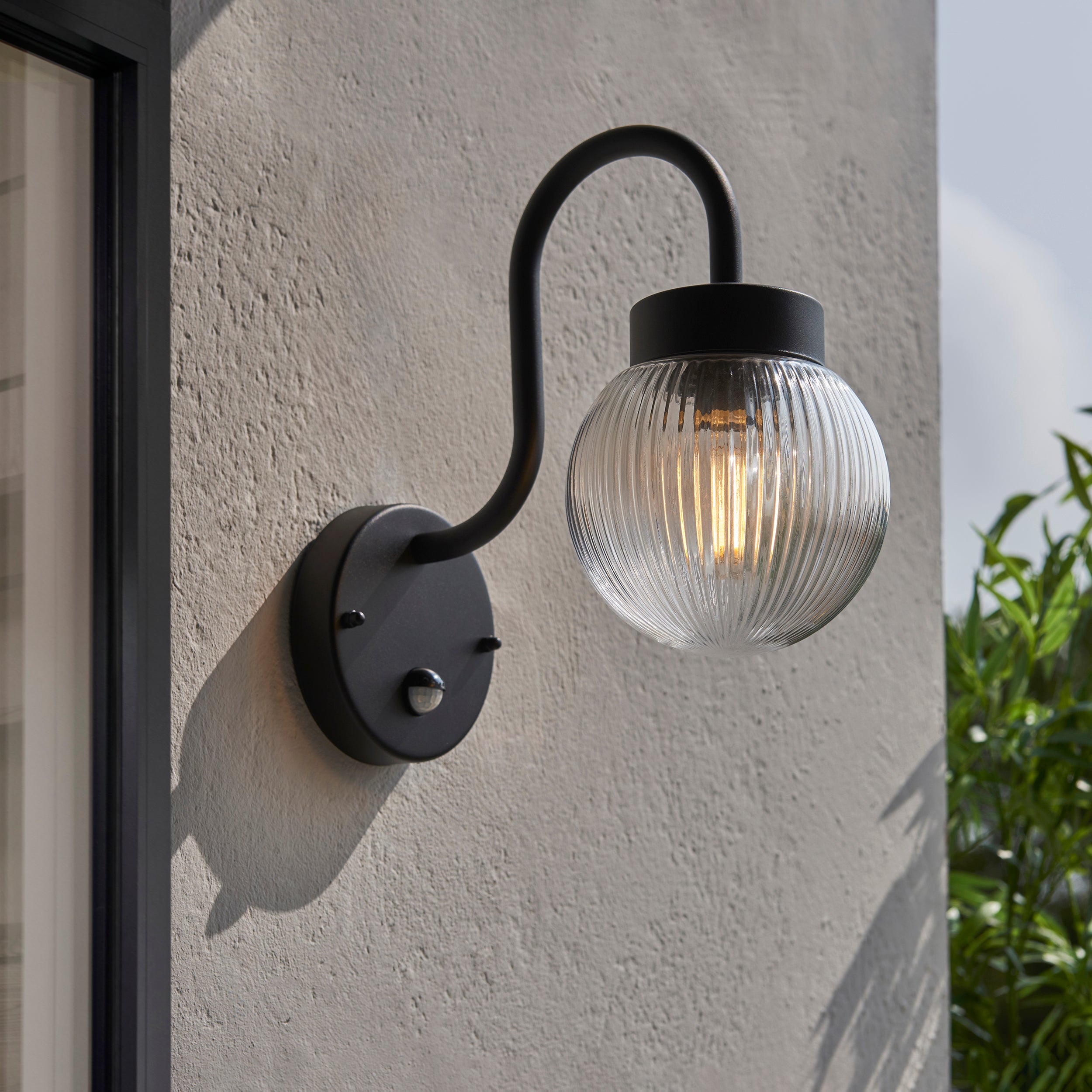 Eldon 1lt Outdoor Wall PIR