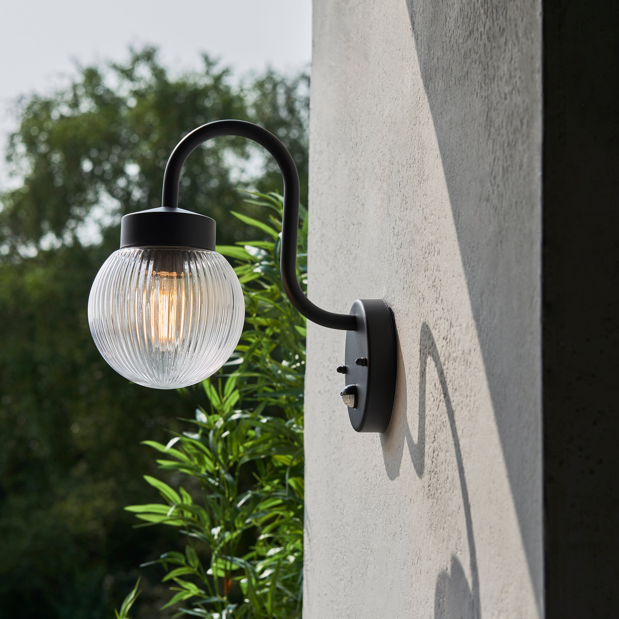Eldon 1lt Outdoor Wall PIR