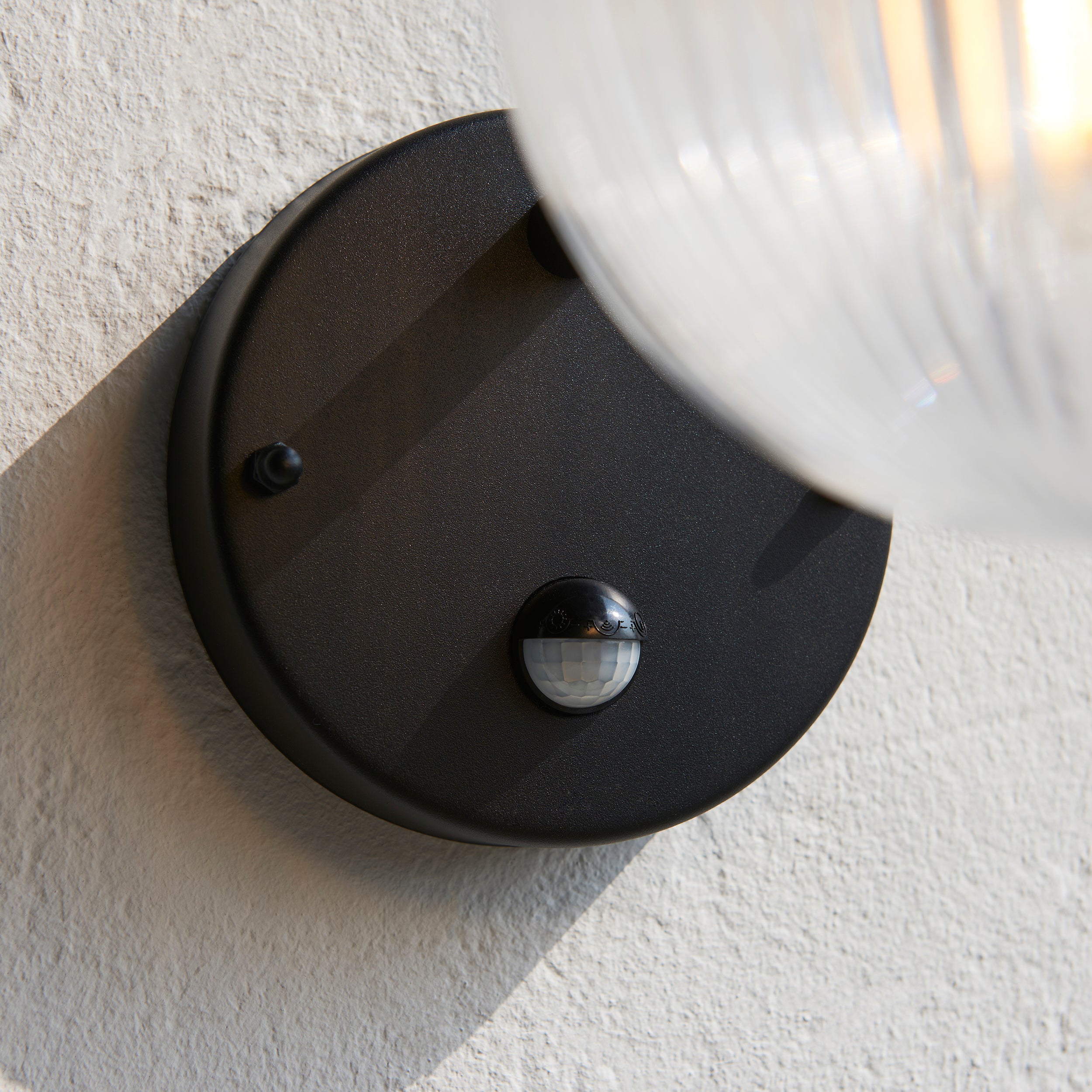 Eldon 1lt Outdoor Wall PIR