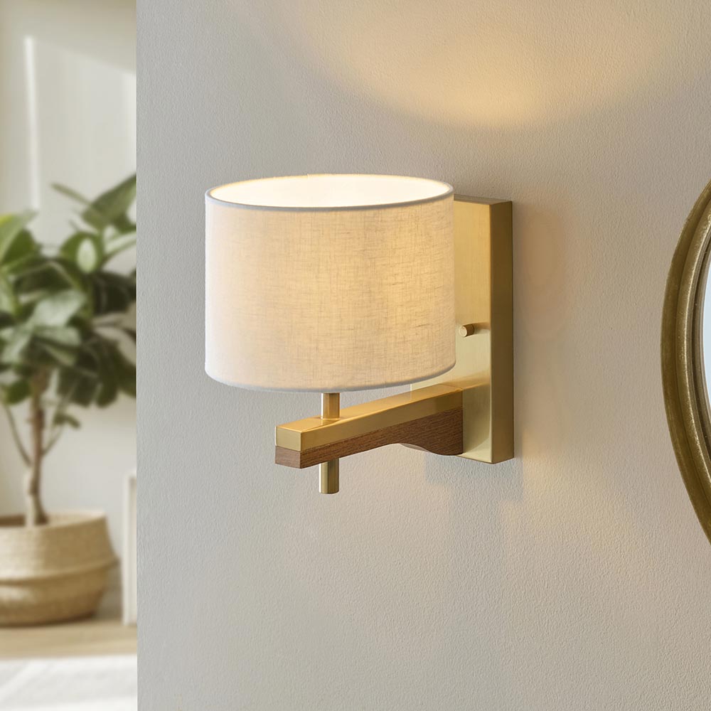 Heathcliff 1lt Oak & Aged Brass Wall Light