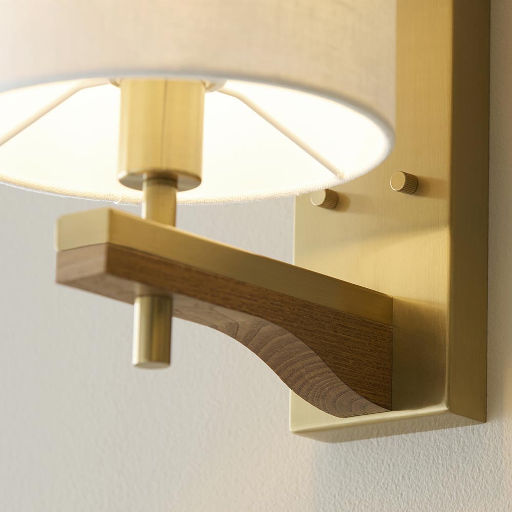Heathcliff 1lt Oak & Aged Brass Wall Light