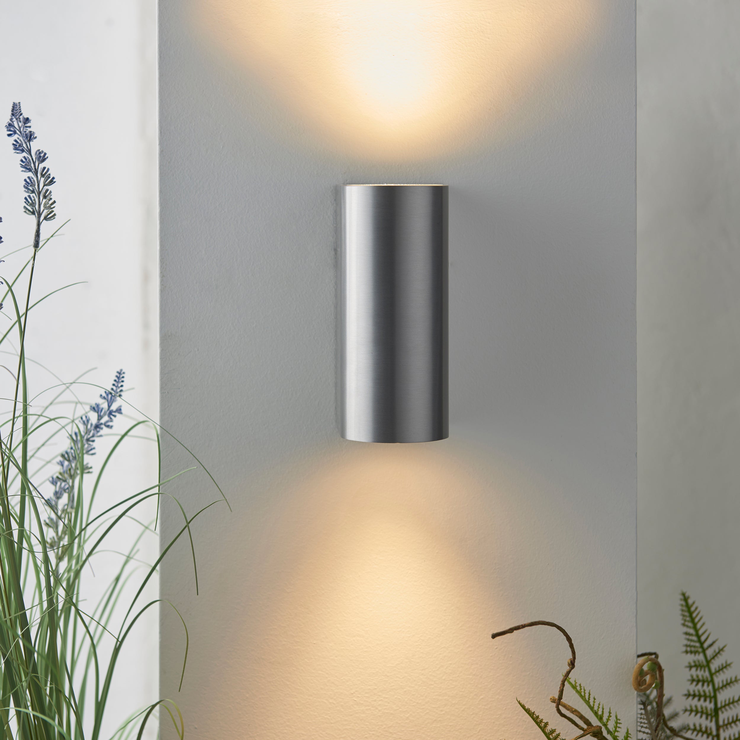 Doron 2lt wall IP44 35W