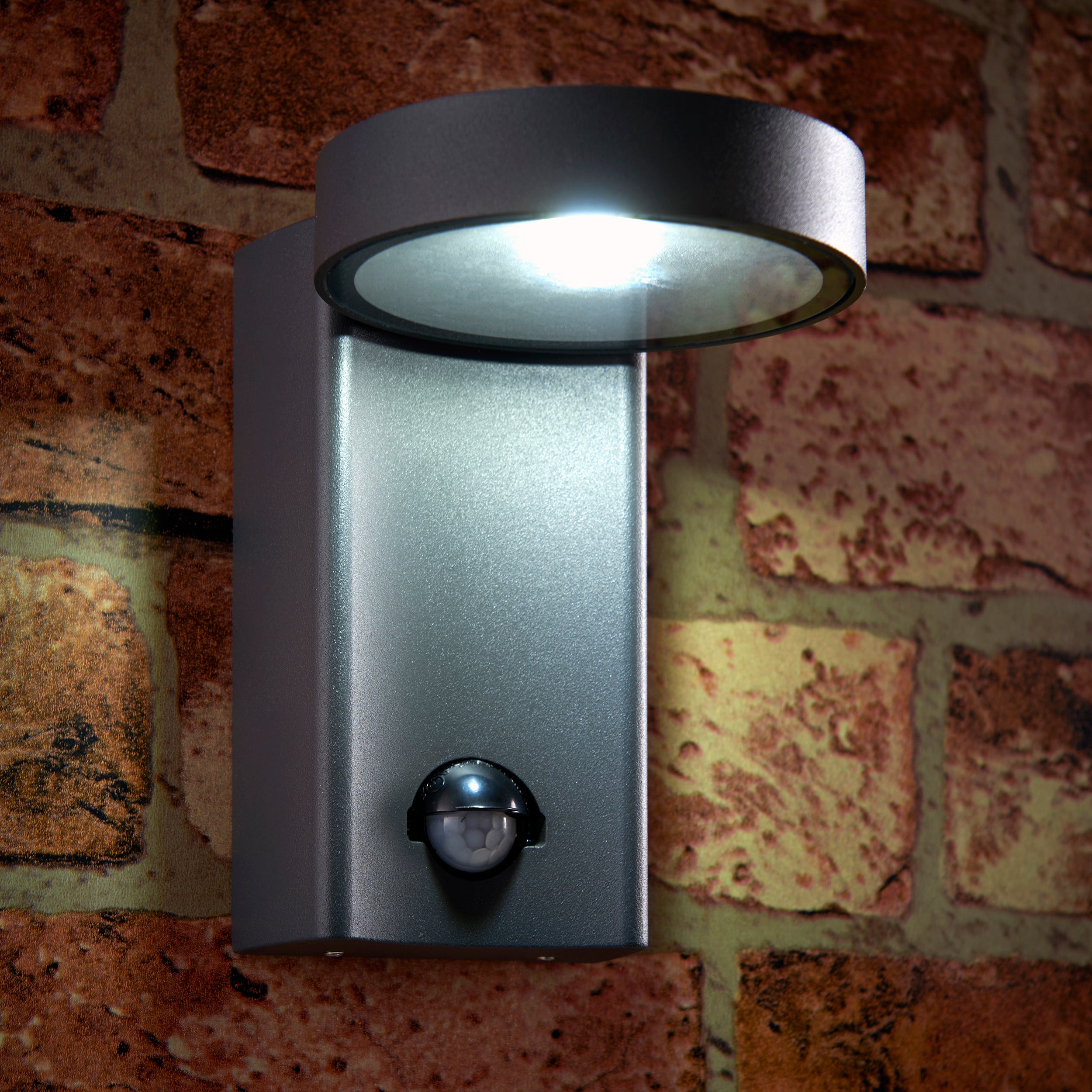 Oreti PIR IP44 12W