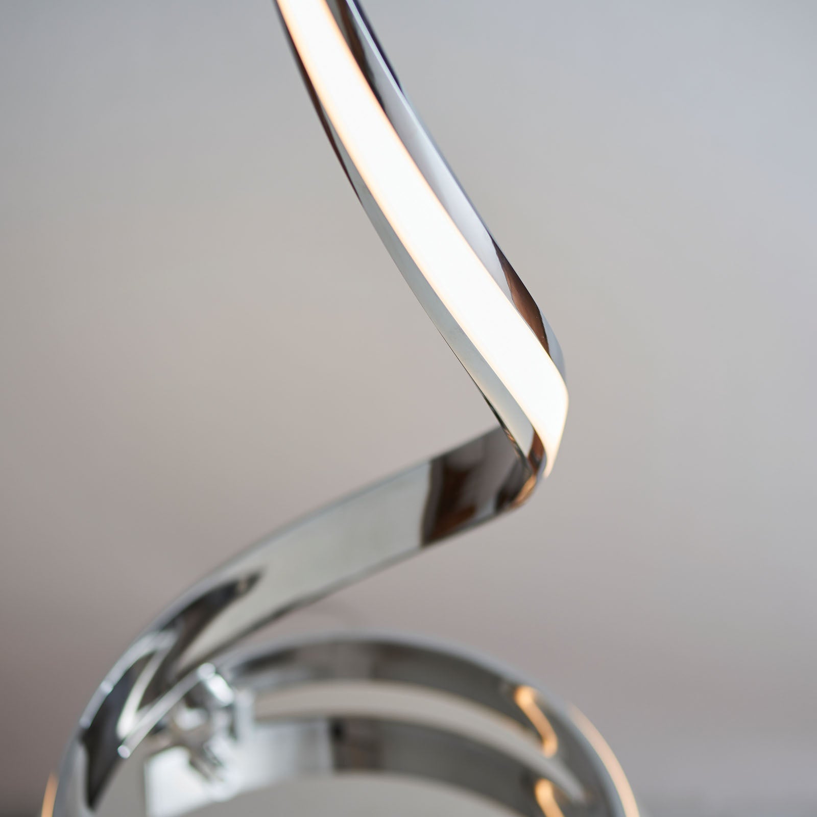 Aria 1-Light LED Floor Lamp: Flowing Curves (Chrome)