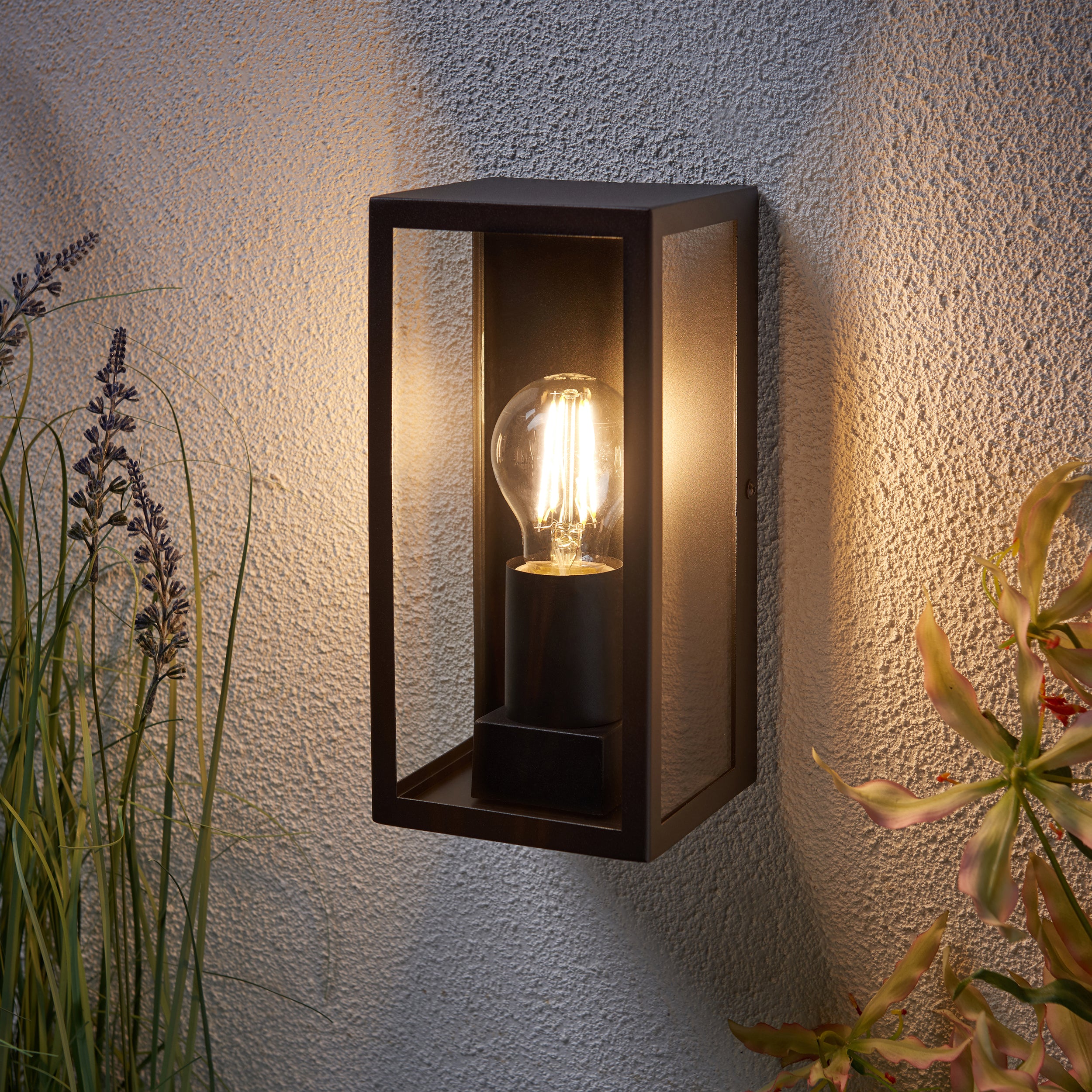 Breton wall Black IP44 28W