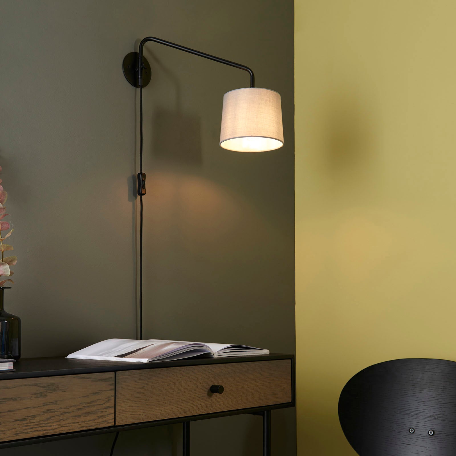 Carlson Modern Wall Light with Adjustable Swing Arm (In-Line Switch)