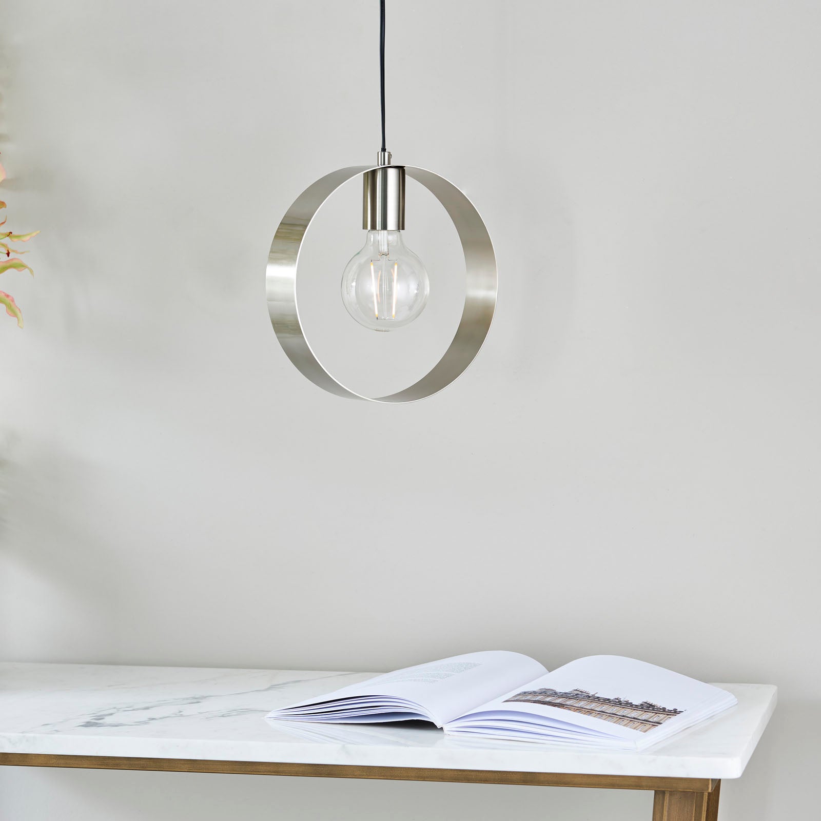 Hoop Black Metal Pendant Light