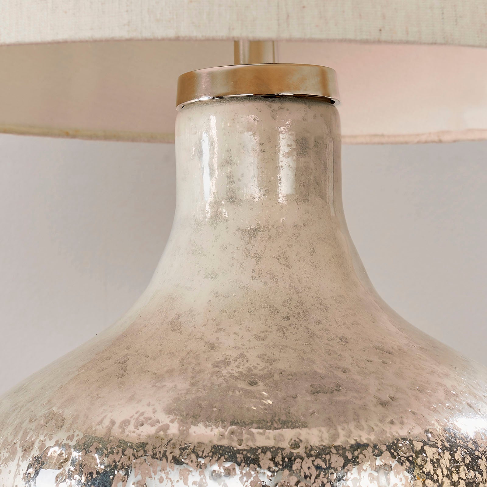 Meteora Vintage White & Hammered Pearl Table Lamp with Off-White Linen Shade