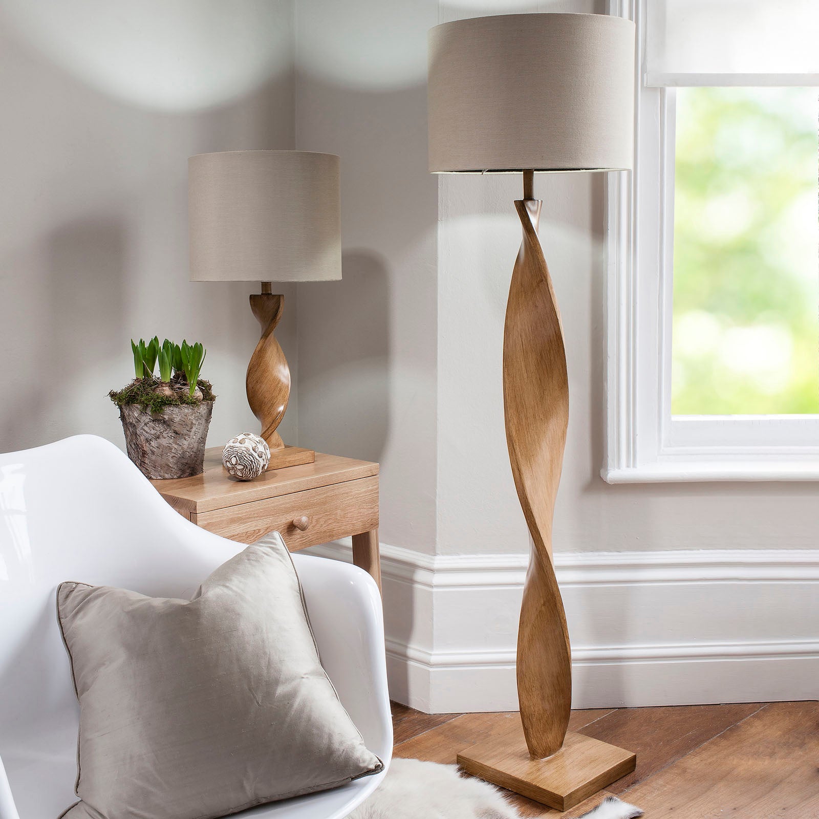 Abia Scandinavian Table Lamp
