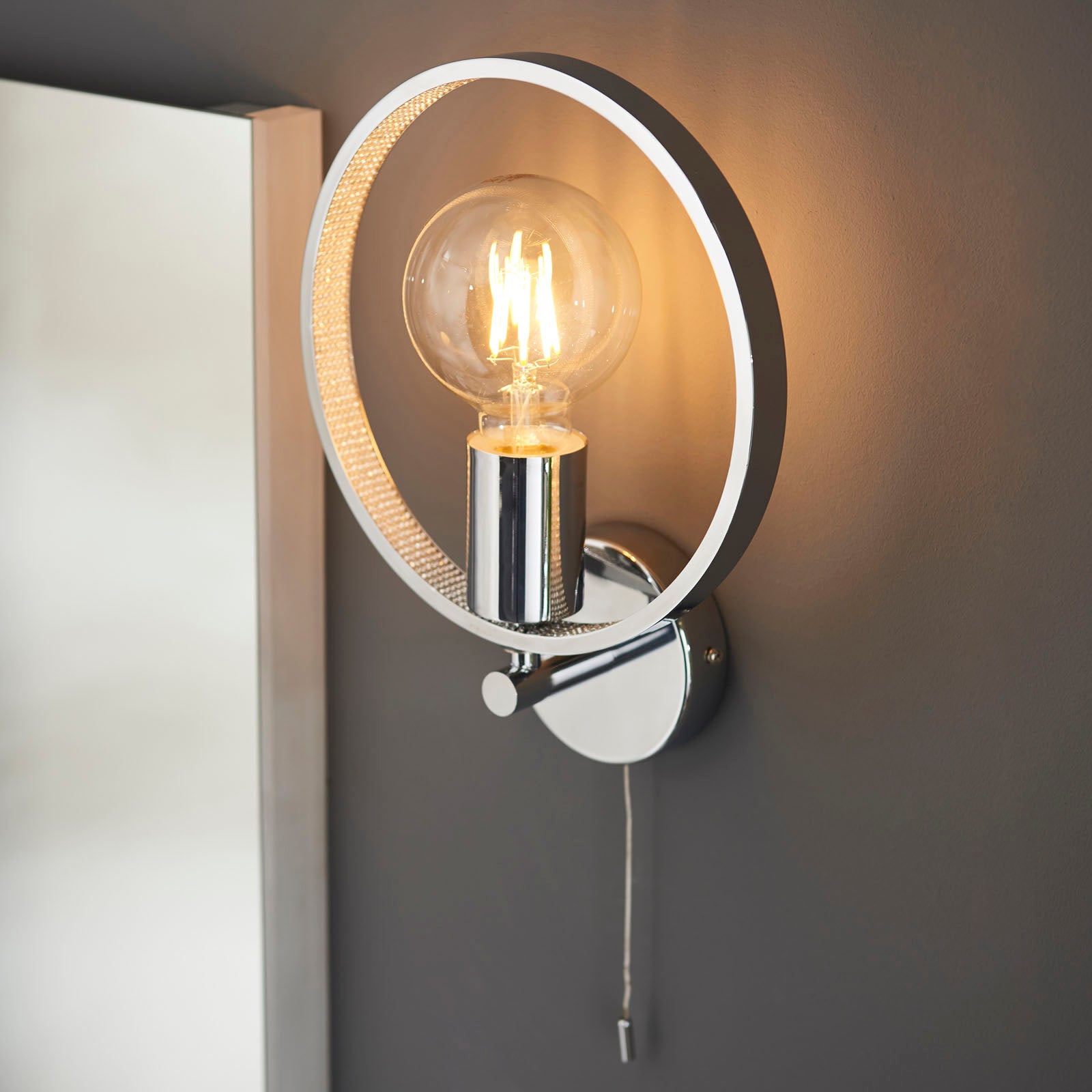 Merola Chrome Wall Light with Clear Crystals (Pull Cord Switch)