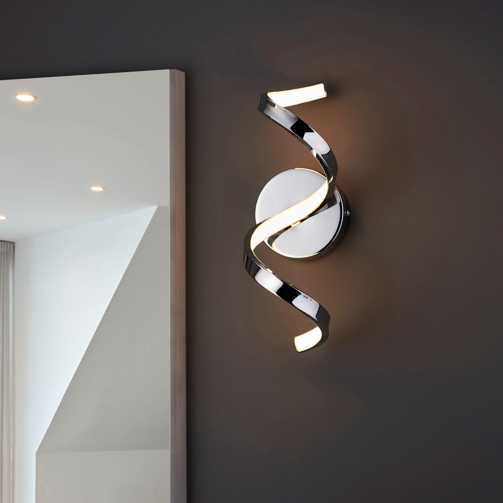 Astral 1-Light Bathroom Wall Sconce: Modern Design (Chrome Finish)