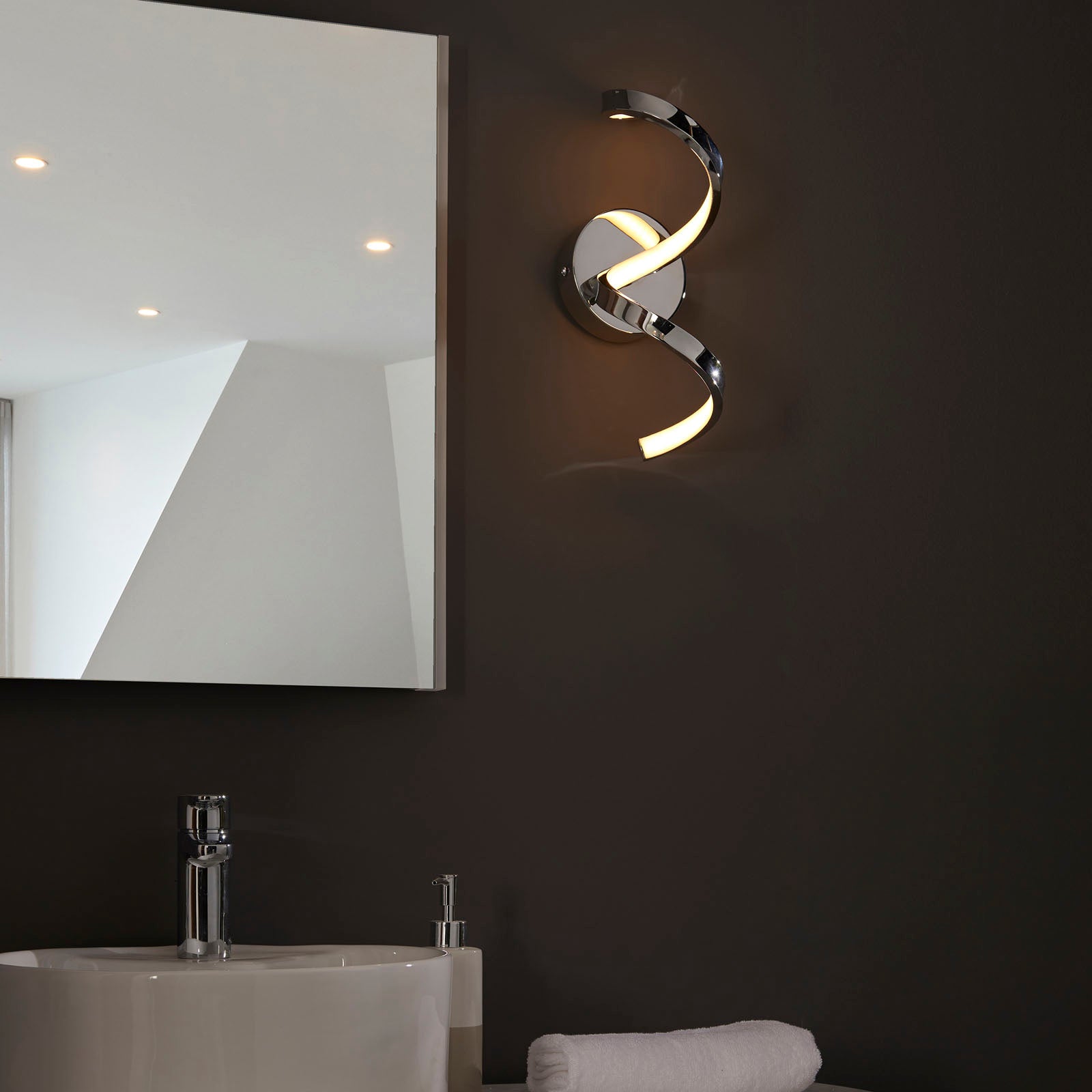 Astral 1-Light Bathroom Wall Sconce: Modern Design (Chrome Finish)