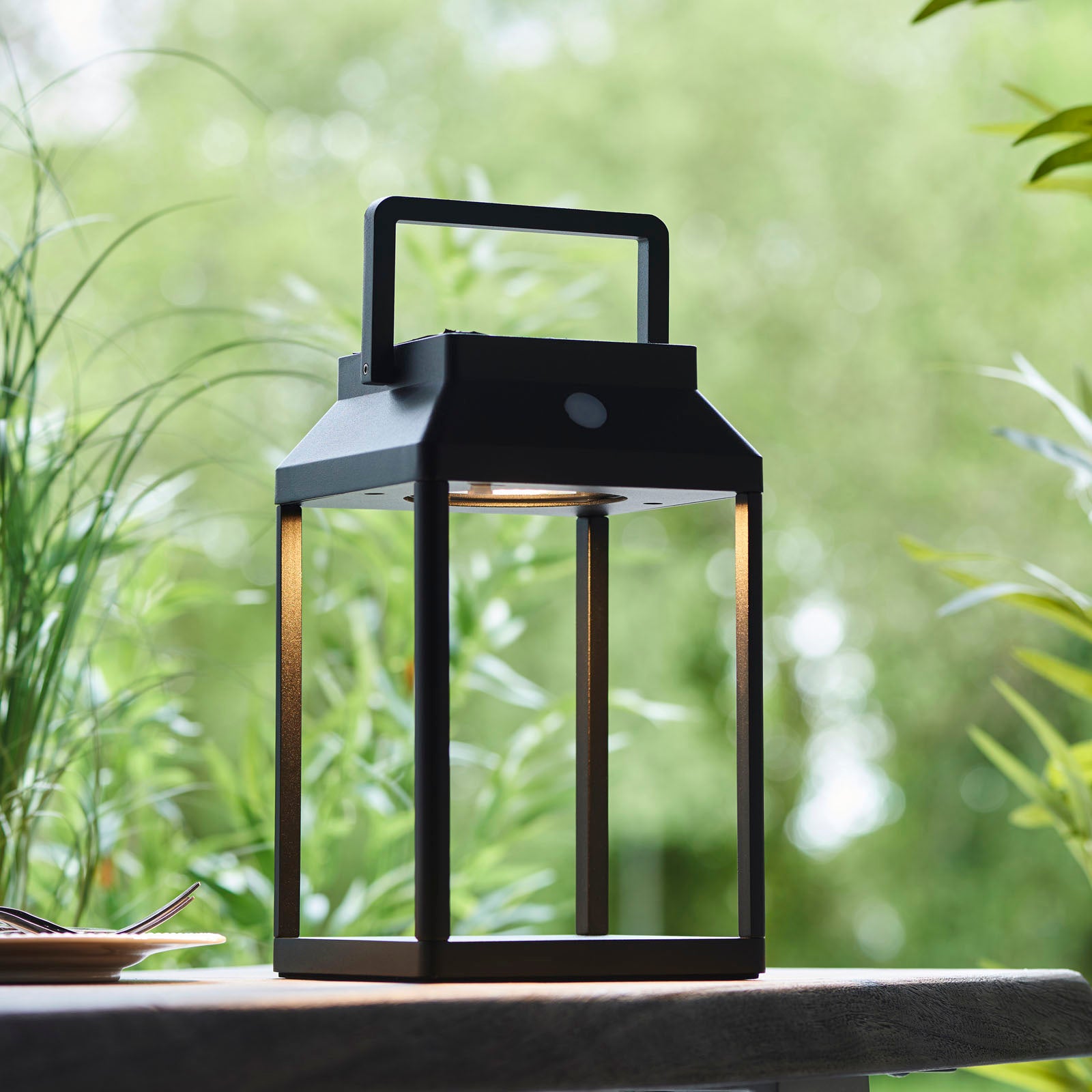 Linterna Solar-Powered Table Lamp with Dimmer (IP44)