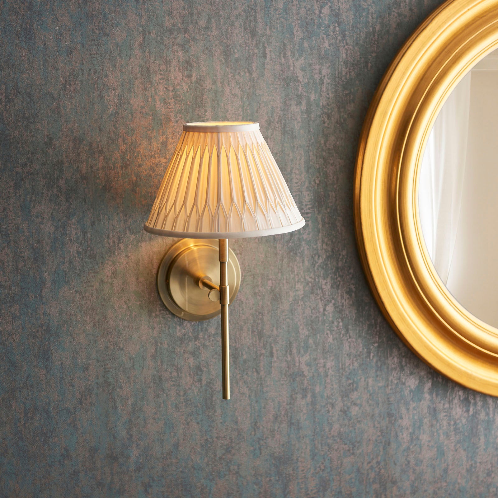 Rennes Antique Brass Wall Light (Modern)
