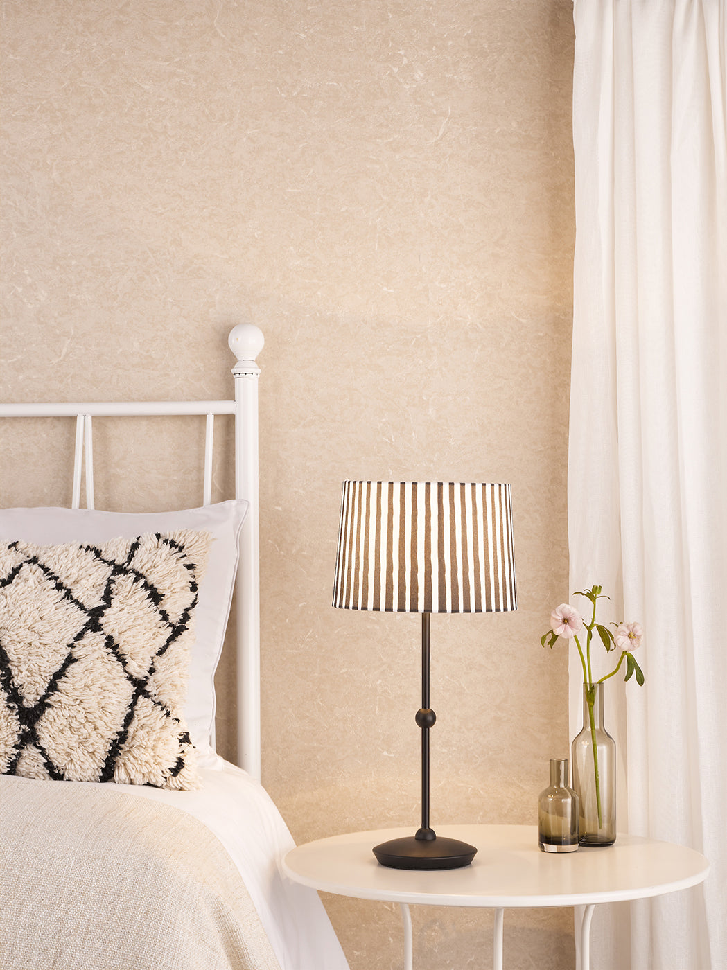 Sosa Table Lamp Matt Black With Shade