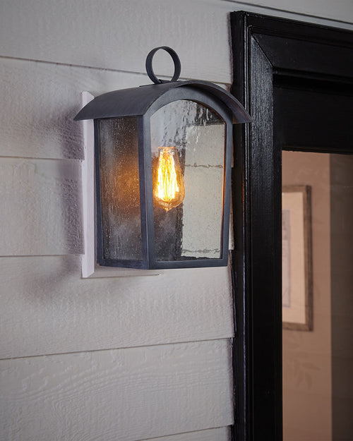 Huguenot Lake 1 Light Wall Light