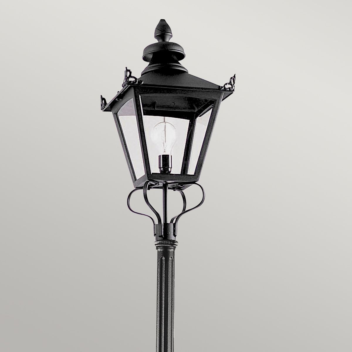 Grampian 1 Light Lamp Post