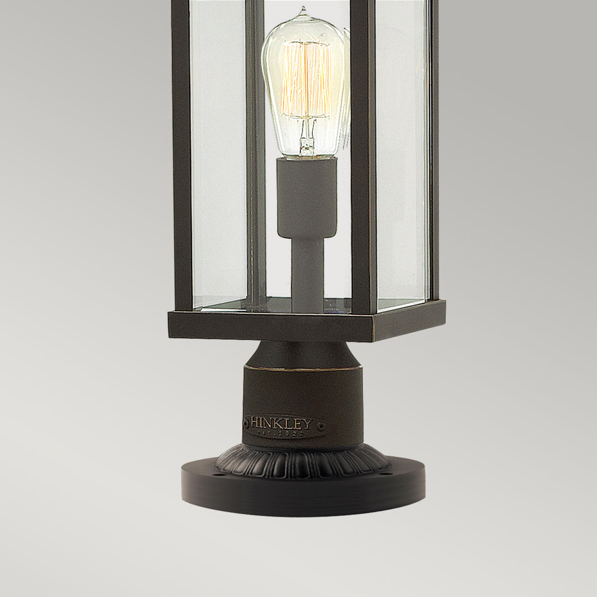 Manhattan Pedestal Light (Oil Rubbed Bronze)