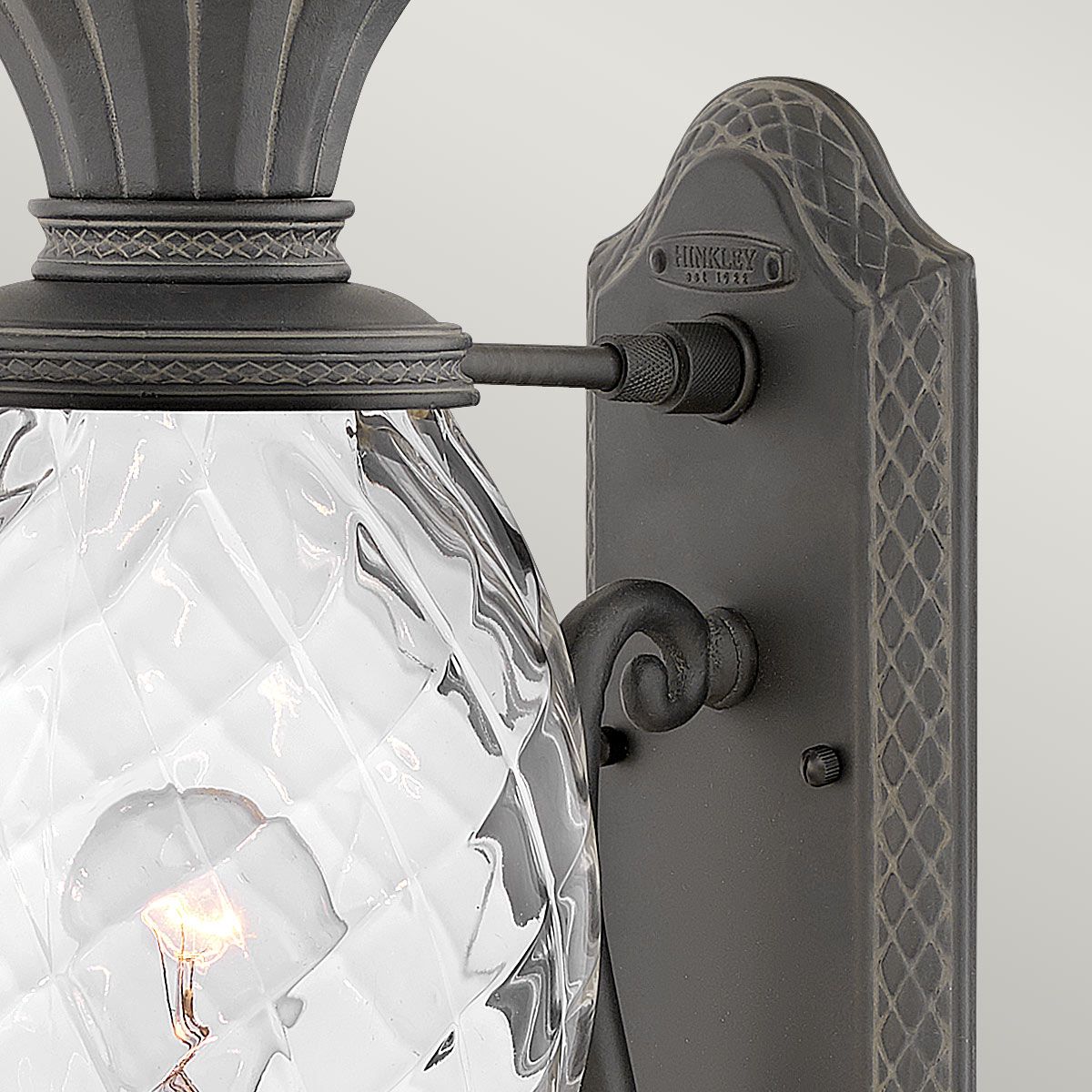 Plantation 1lt Medium Wall Lantern 1