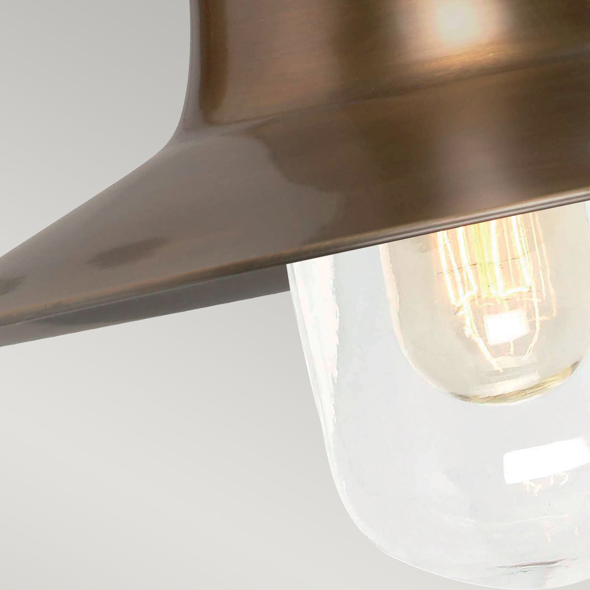 Sheldon Wall Lantern (Aged Brass)